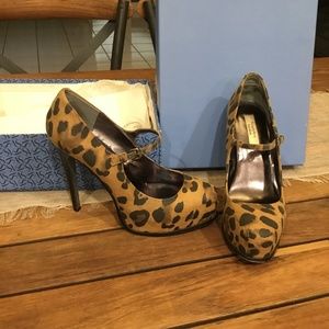 Vera Wang Leopard Heels